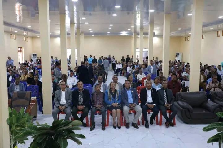 FUNSIONÁRIU PÚBLIKU HAMUTUK NA'IN 1.985 SIMU SERTIFIKADU REKOÑESIMENTU MOLOK TAMA REFORMA OBRIGATÓRIU